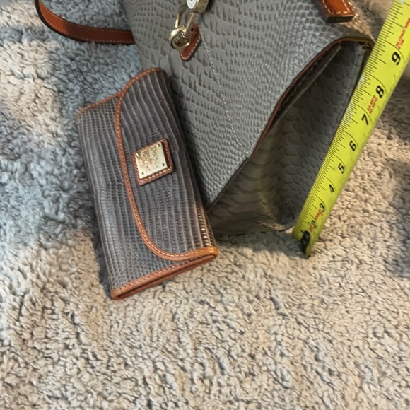 Dooney & Bourke purse and matching wallet - Picture 13 of 13